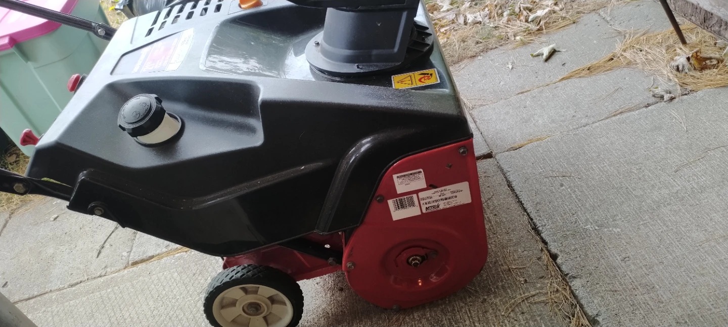 Yard Machines 21-inch Snow Blower