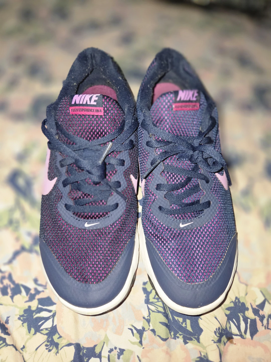 Nike Flex Experience RN 4 in a Women's 8½