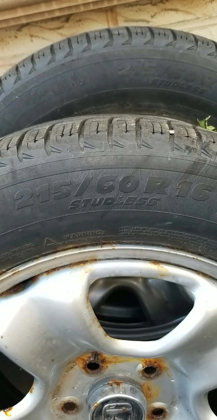 Set of 4 Honda Rims with 215/60R16 Tires - photo 3