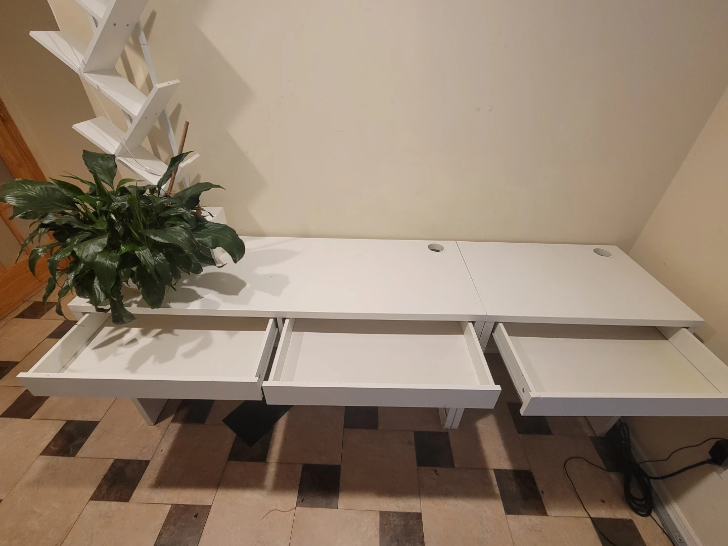 2 IKEA Desk   +  Bookshelf   +  Peace Lily Plant - photo 2