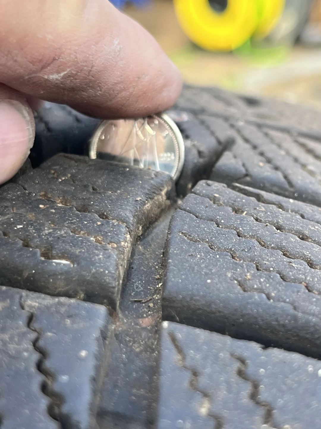 Arctic Claw Winter Tire 265/70R17