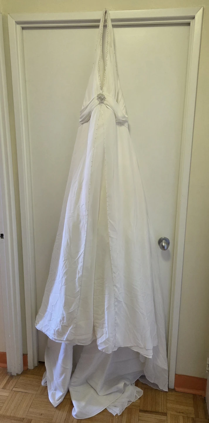 White Halter Neck Wedding Dress - photo 3