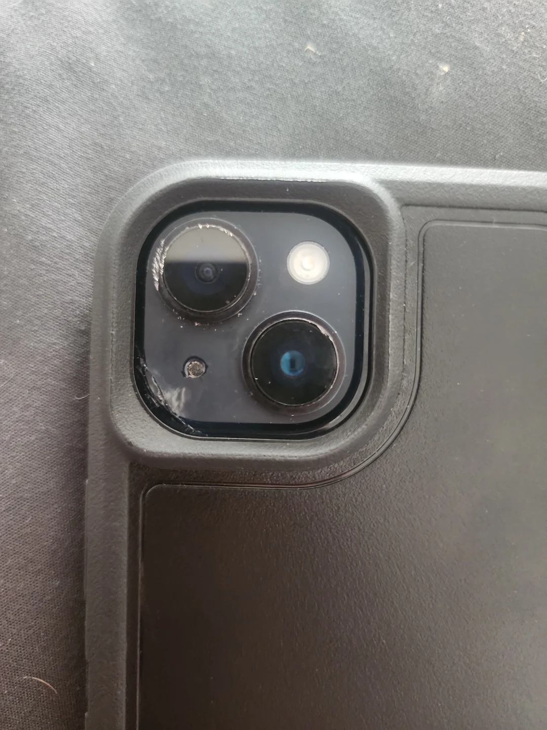 iPhone 13 - photo 2