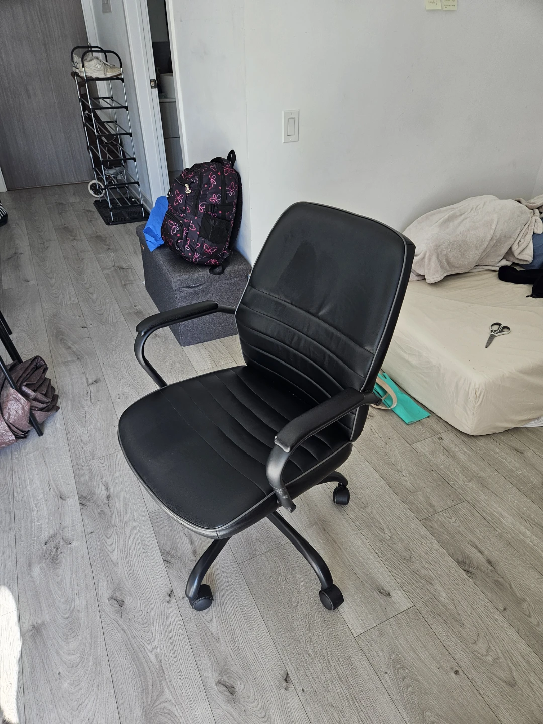 Black Office Chair - photo 2