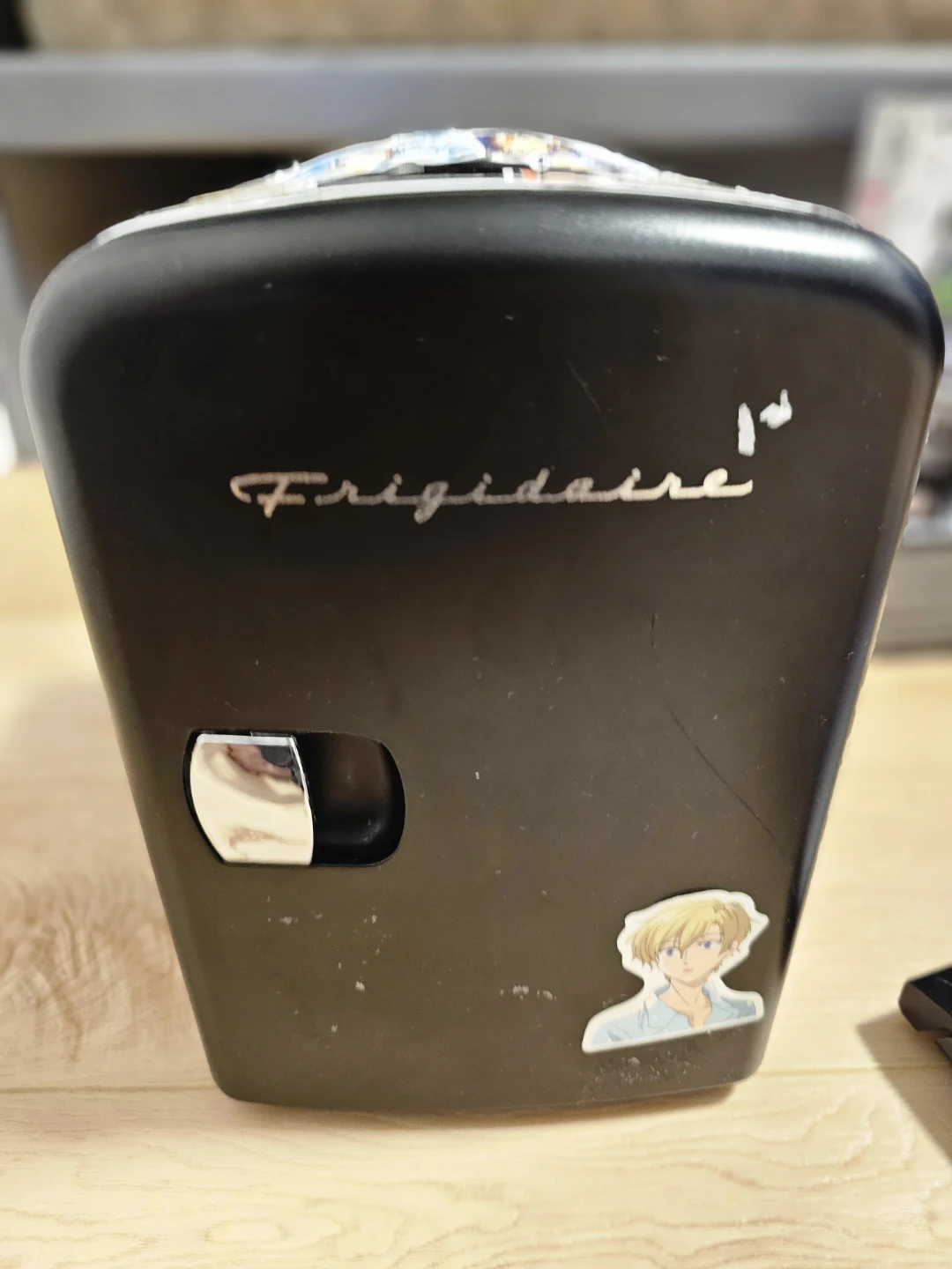 Frigidaire EFMIS149 Mini Fridge - photo 4