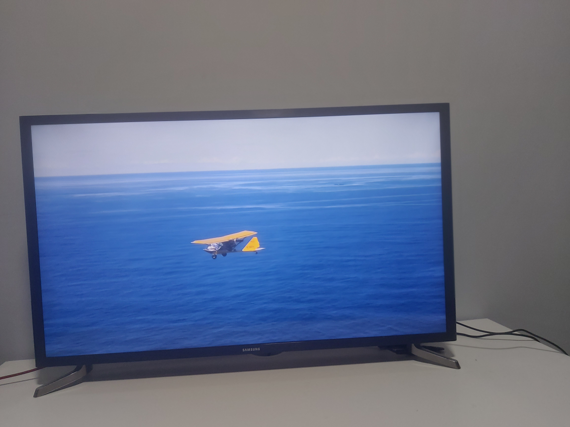 Samsung 32” Smart TV with Remote – Works Great - photo 3