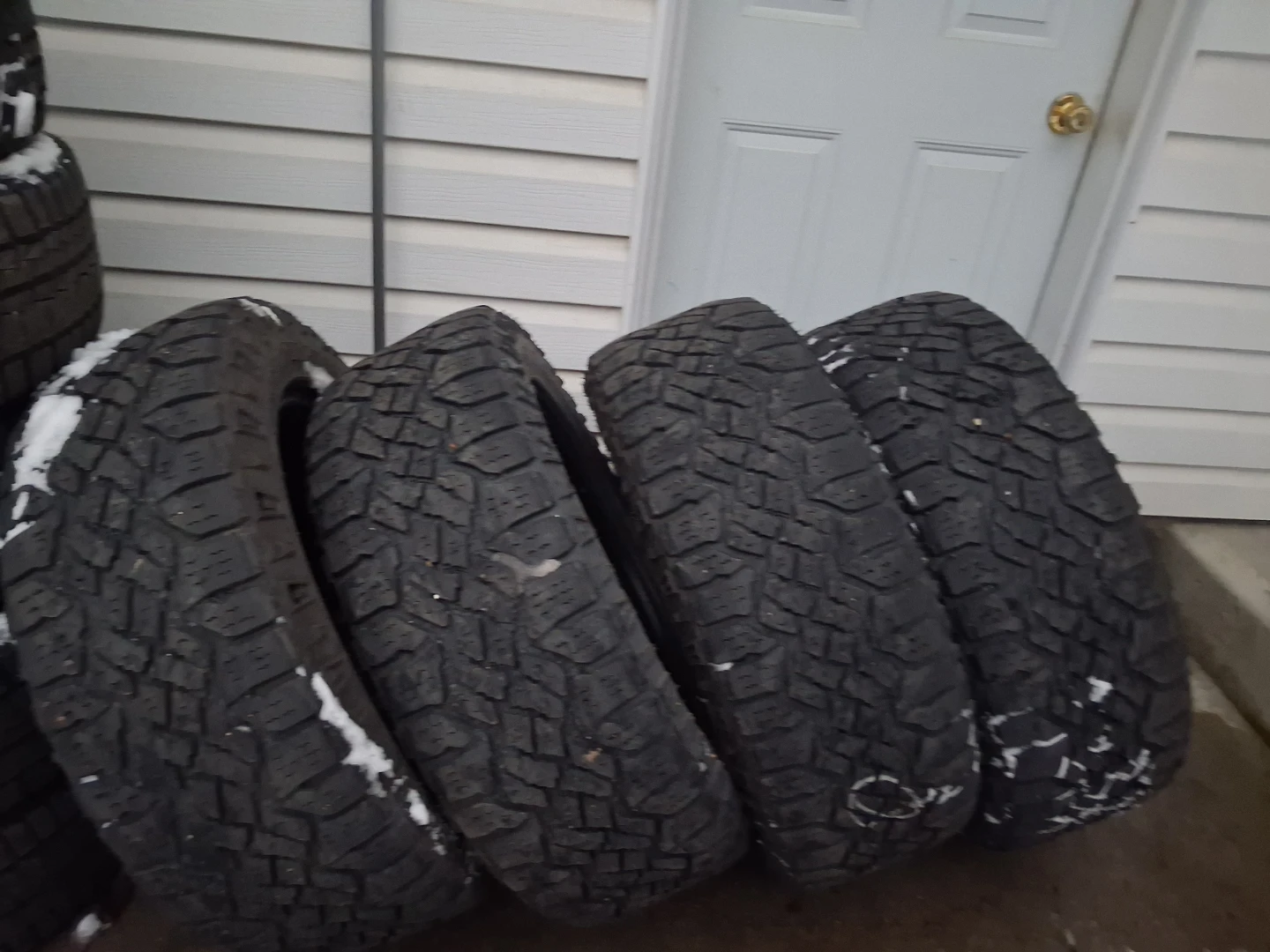 Goodyear Wrangler DuraTrac Tires 275 55 r20 - photo 3