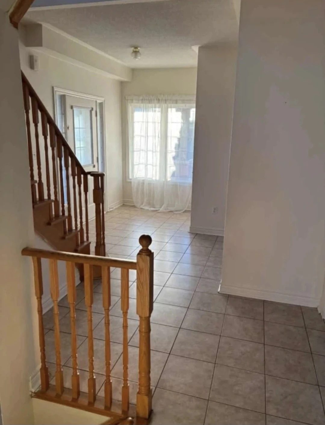 Spacious Private bedroom with separate washroom for rent. - photo 3
