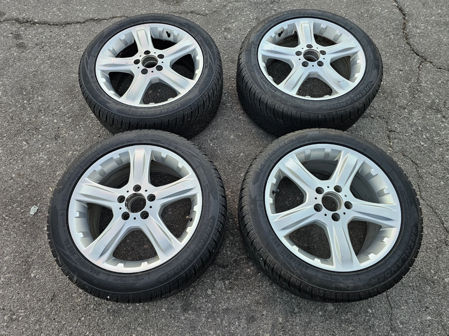 MERCEDES BENZ C-CLASS WINTER TIRES ON RIMS 245/45 R17