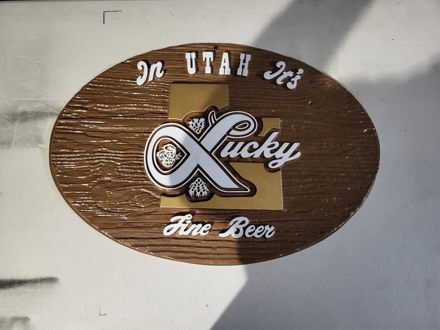 Vintage Lucky Lager Illuminated Compass Sign - photo 2