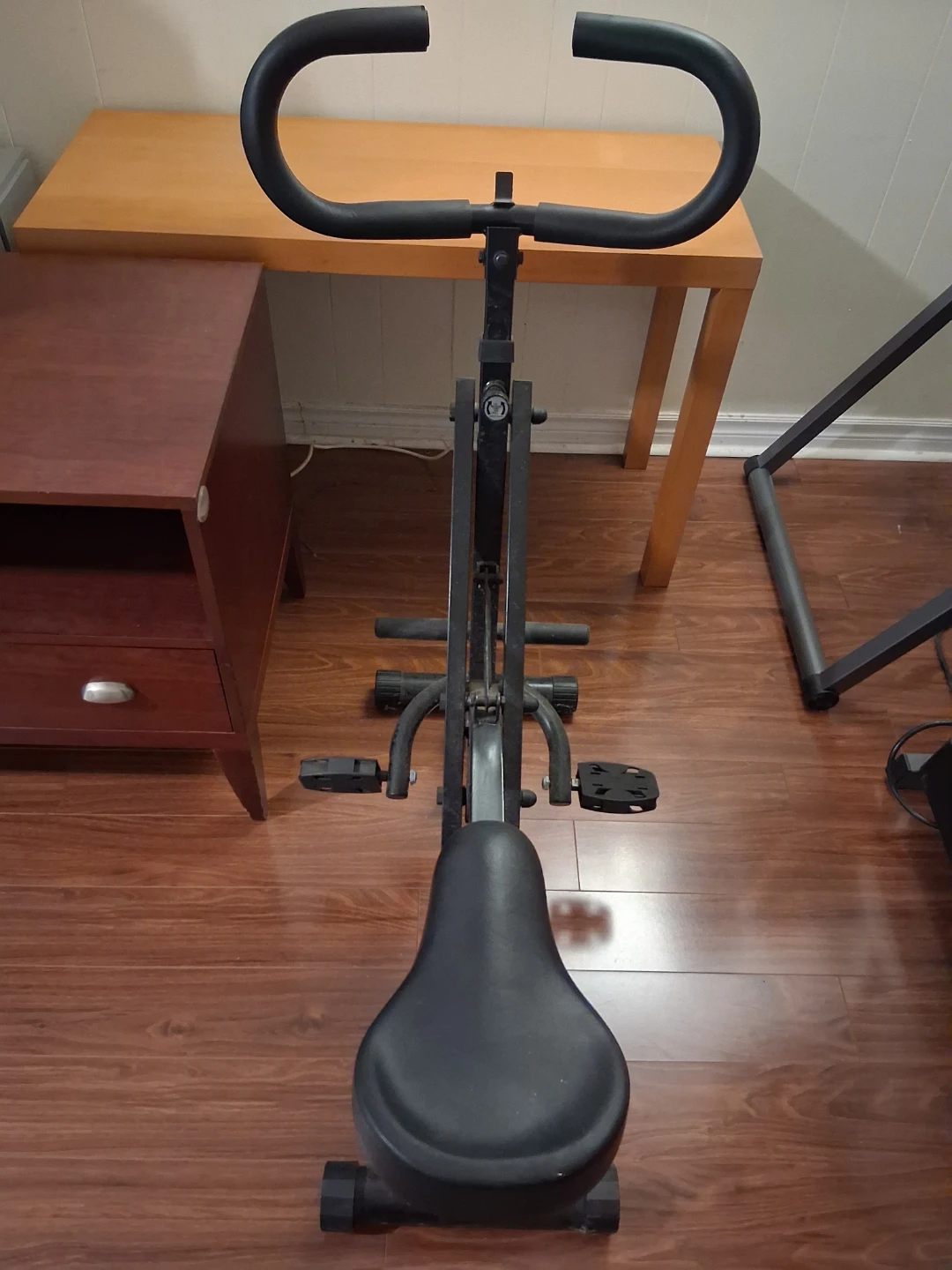 Black Rowing Exerciser