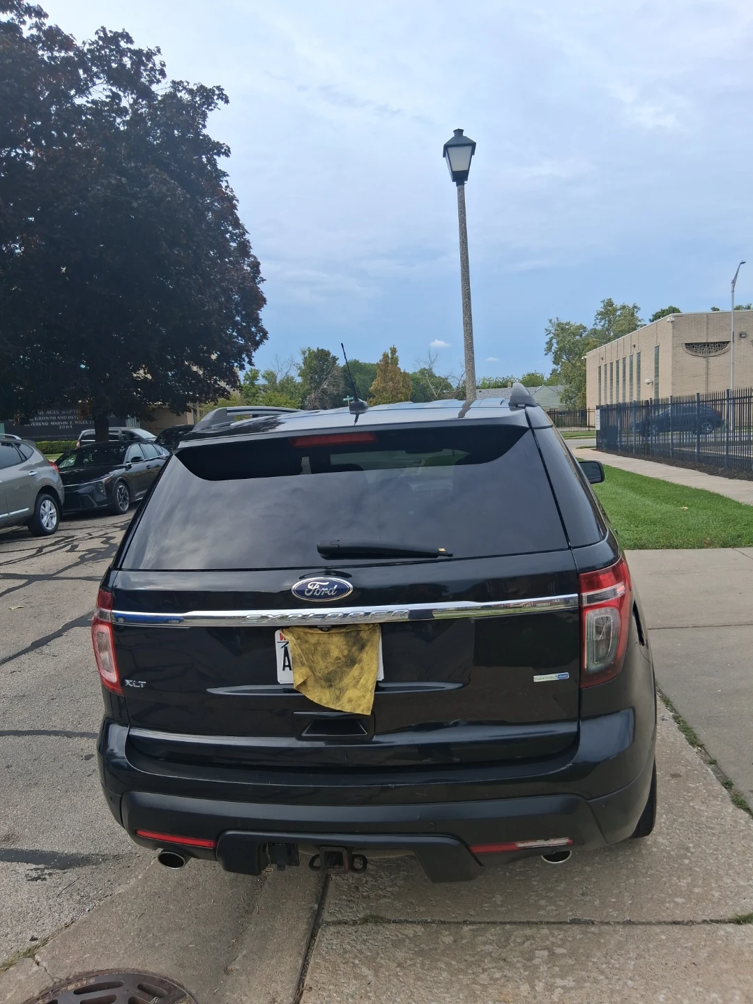 Ford Explorer XLT - photo 2