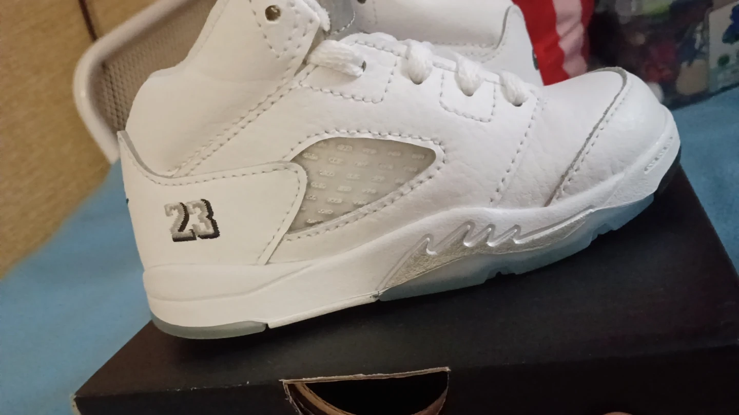 Jordan Boys 5 retro - photo 2