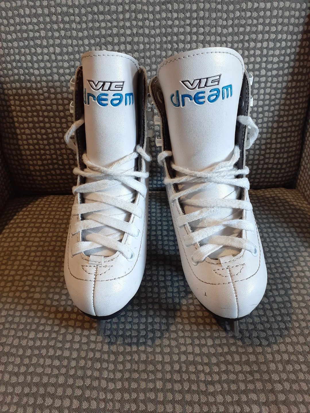 Vic Dream White Figure Skates - Size 12Y