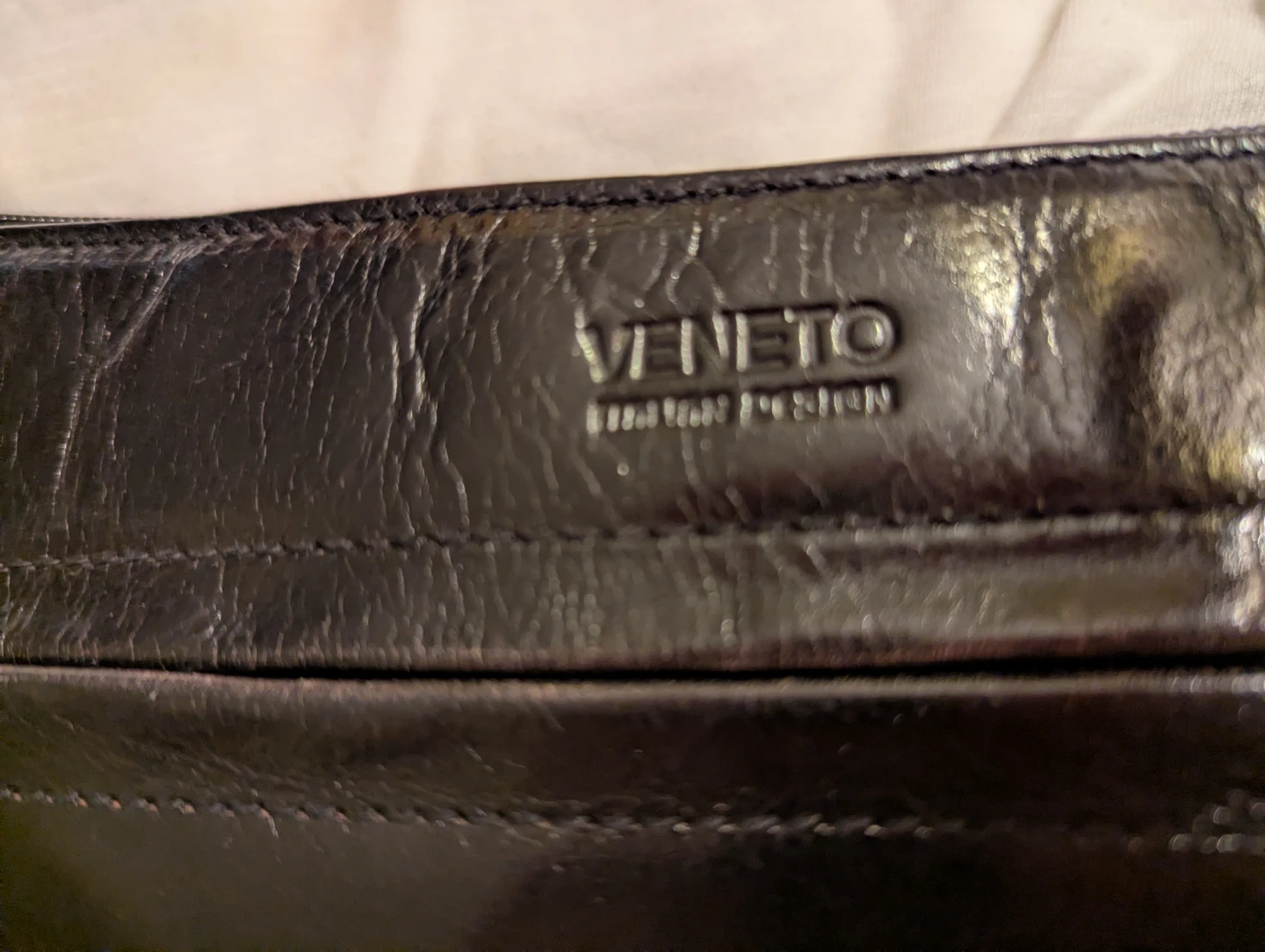 Veneto Black Leather Crossbody Bag - photo 4