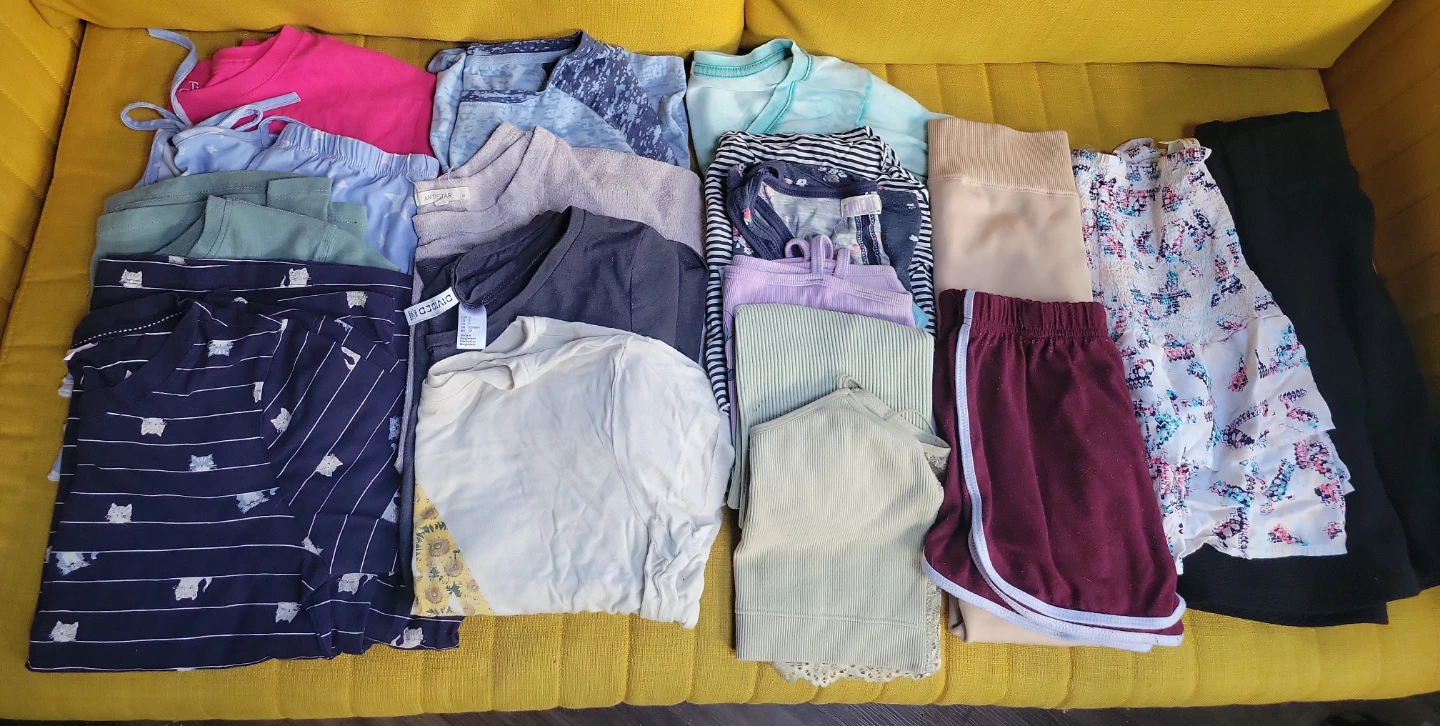 Small womens clothing bundle!