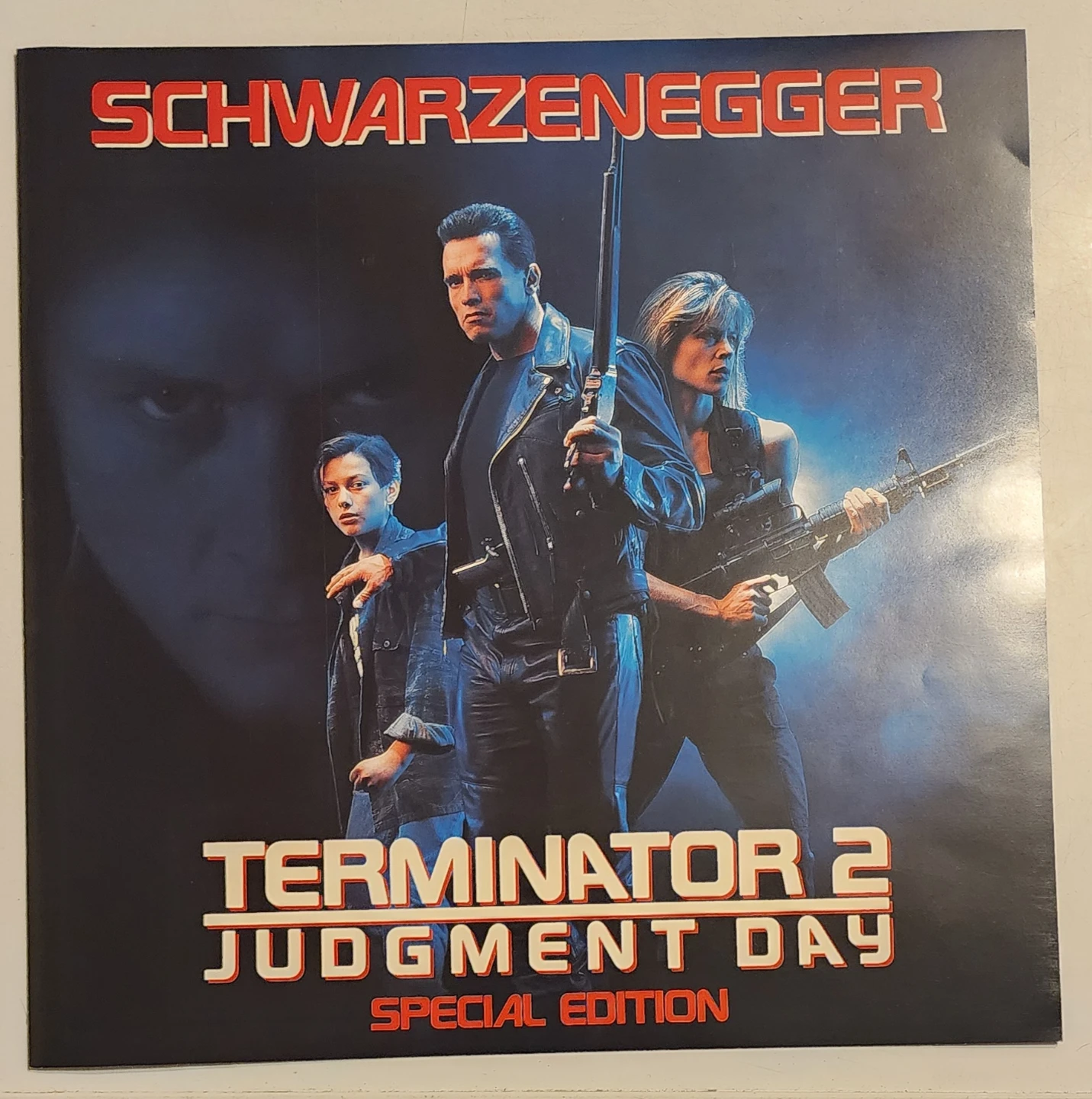 Terminator 2: Judgment Day Special Edition LaserDisc Box Set - photo 5