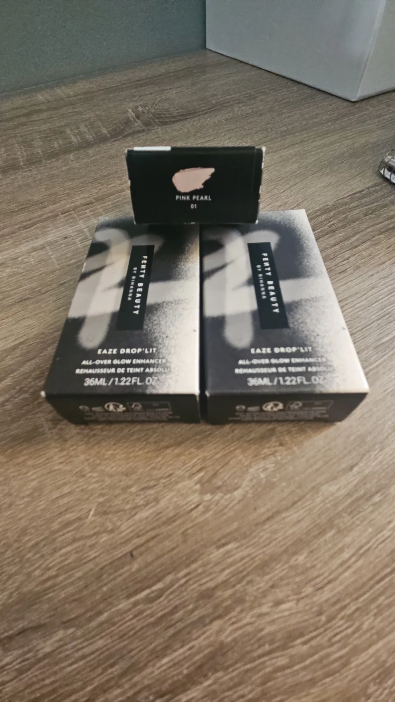3 Fenty Beauty Eaze Drop'Lit All-Over Glow Enhancer