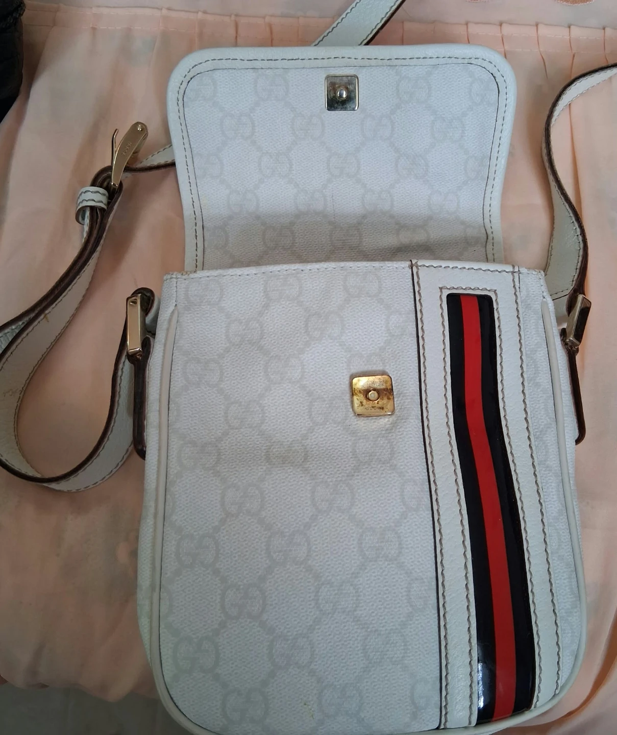 Gucci White GG Monogram Crossbody Bag - photo 4