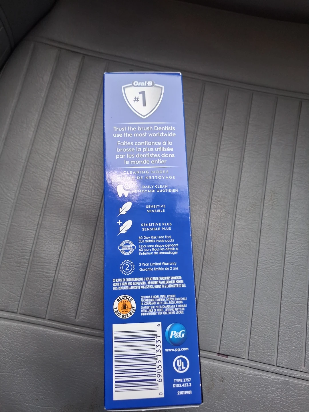 Oral-B PRO 500+ Rechargeable Electric Toothbrush - photo 3