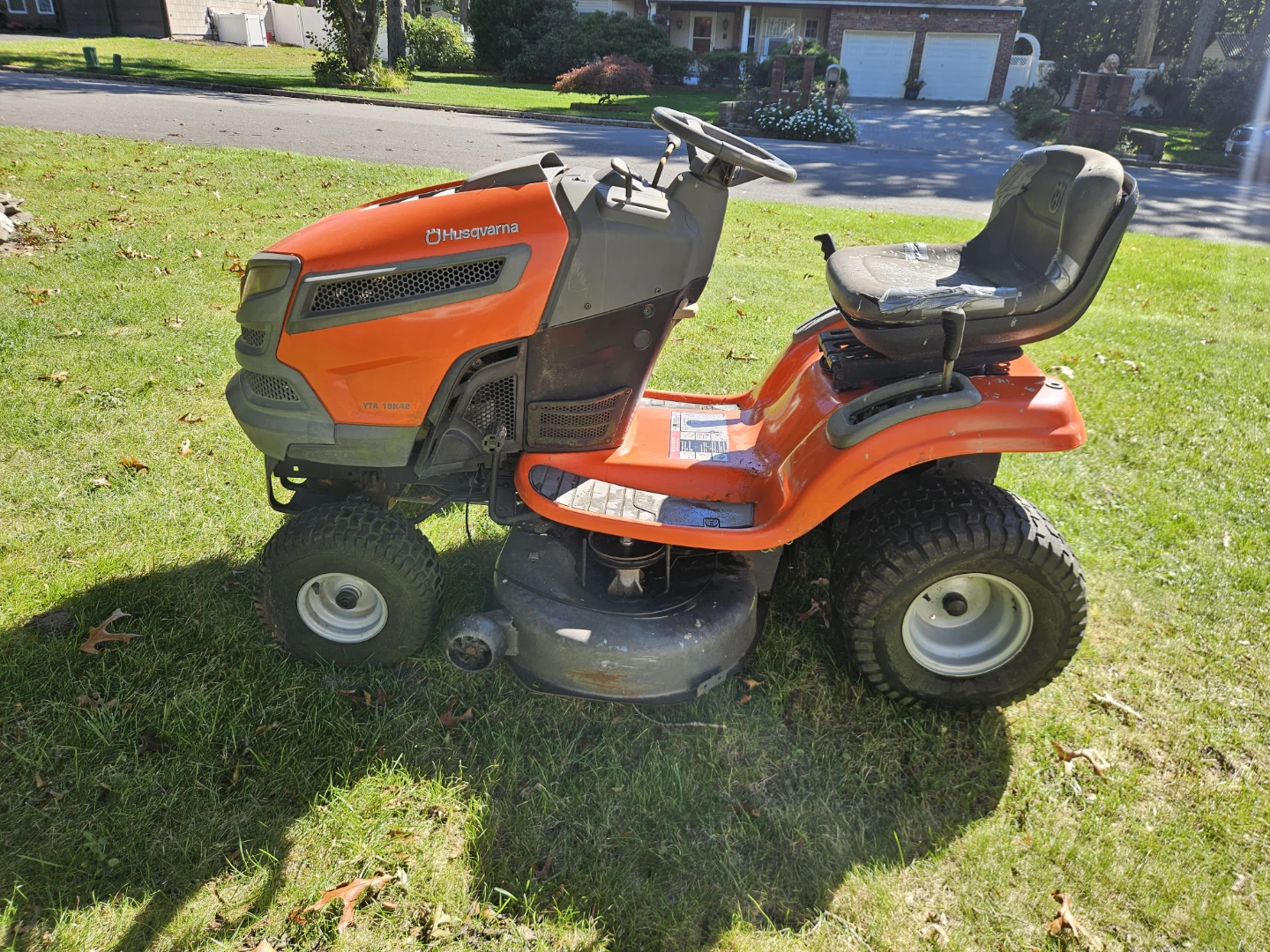 Husqvarna YTA 19K42 Riding Lawn Mower