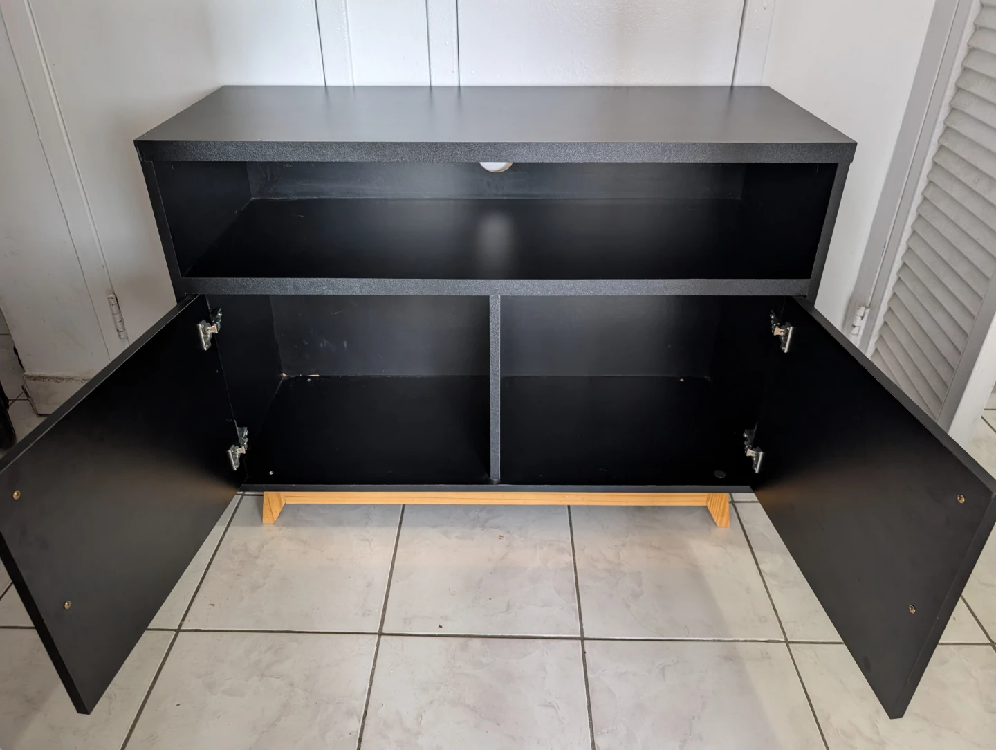 TV stand / media console - photo 2