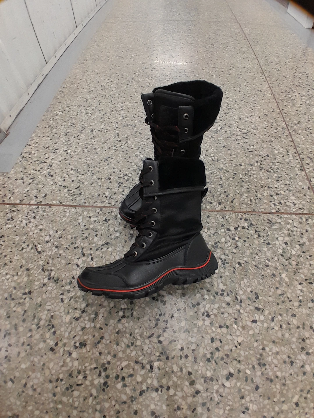 Black Winter Boots Original Mountain Head Women's Size 9 - photo 4