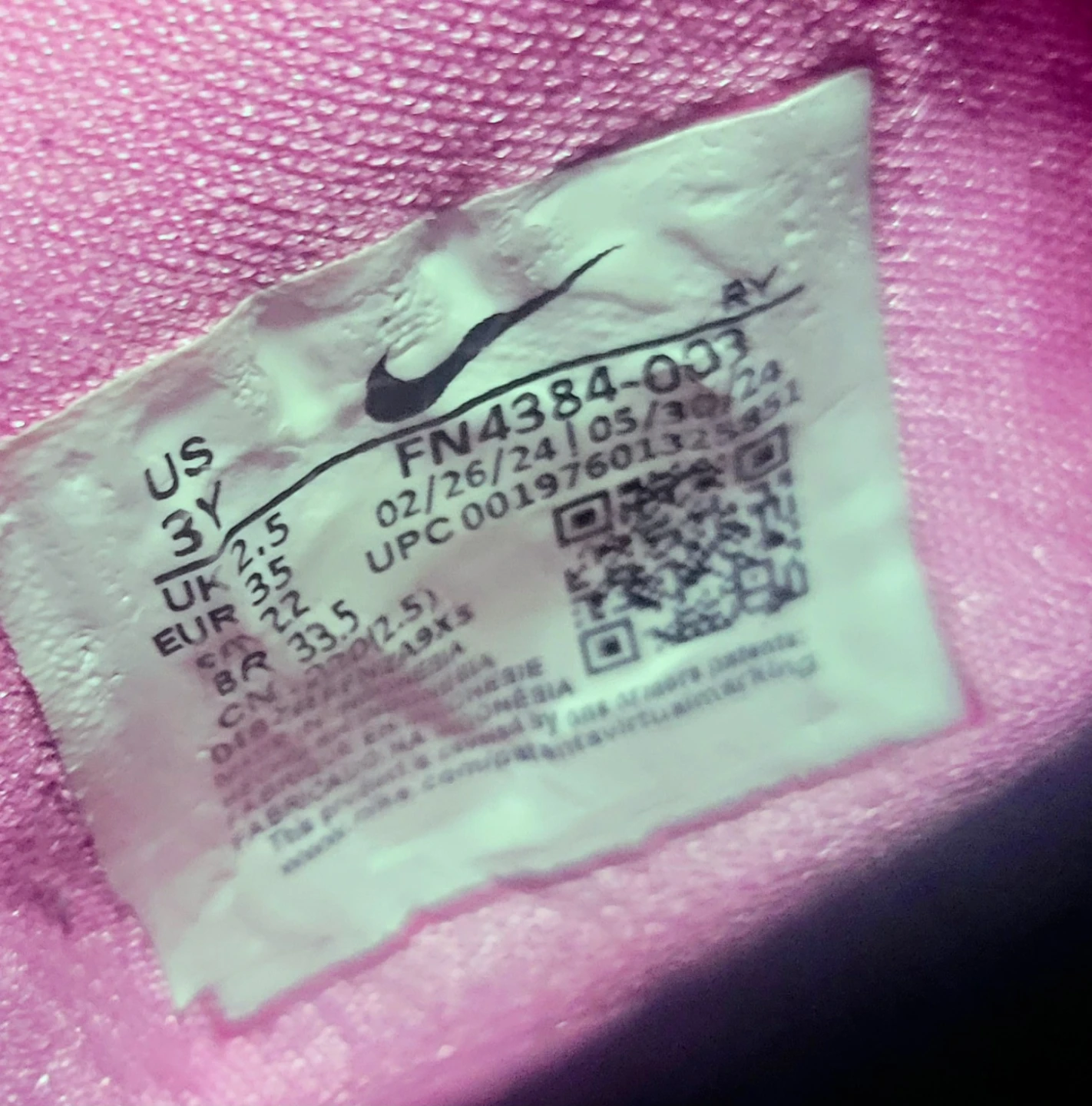 Nike IsoFly Basketball Shoes Size 3Y - photo 2