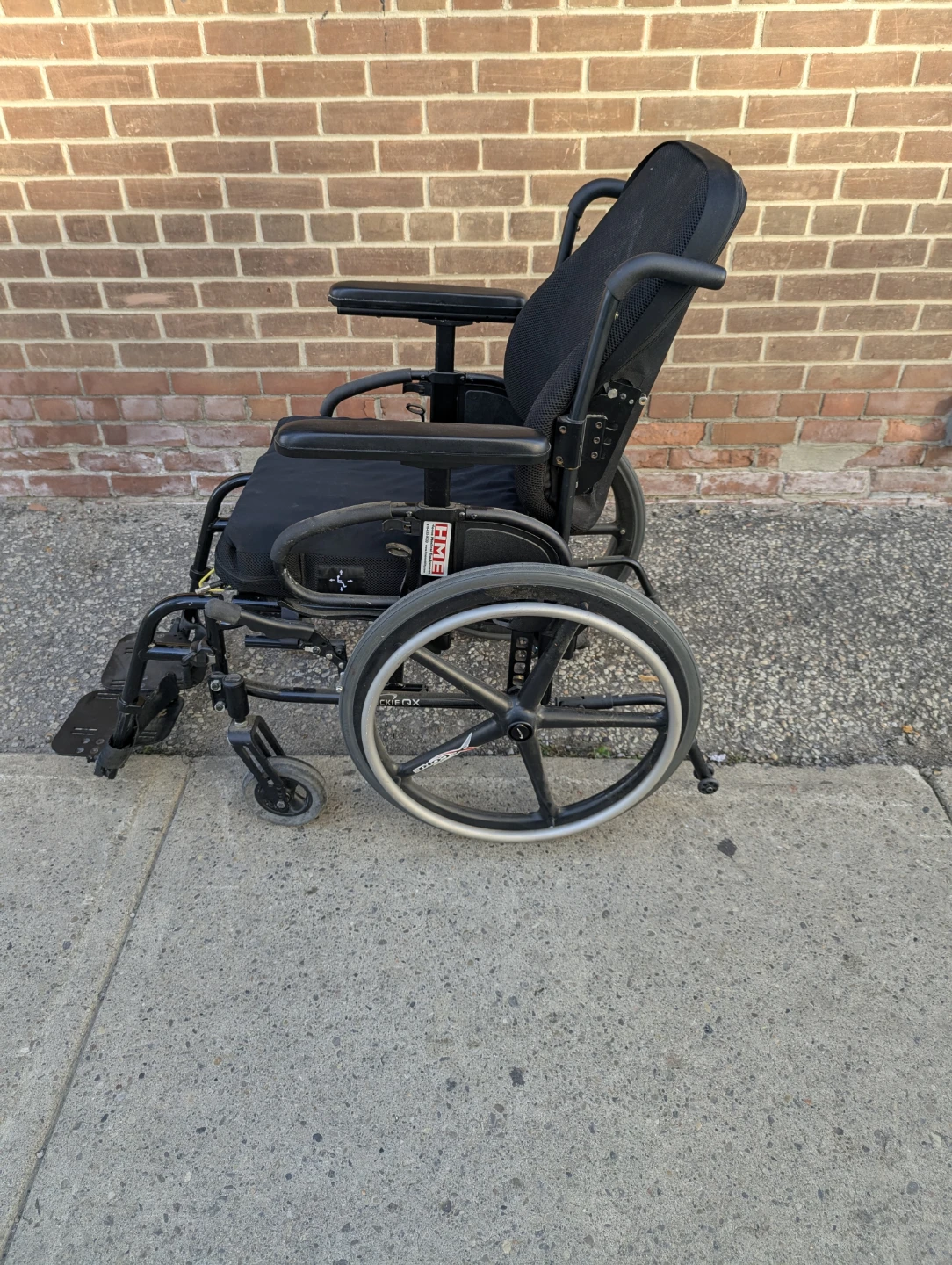 Quickie QX Manual Wheelchair