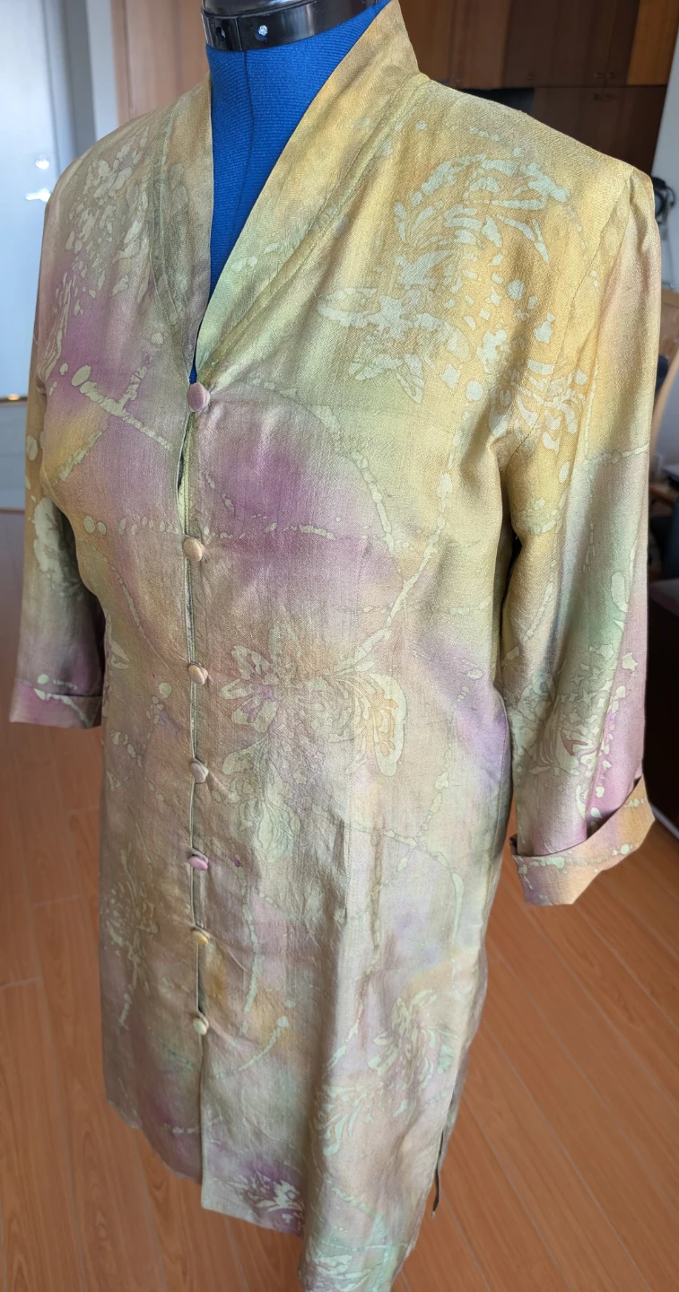 Hand painted raw silk floral pattern  button-up tunic - photo 2