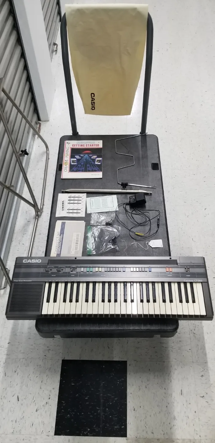 Casio Casiotone CT-360 Keyboard with Stand