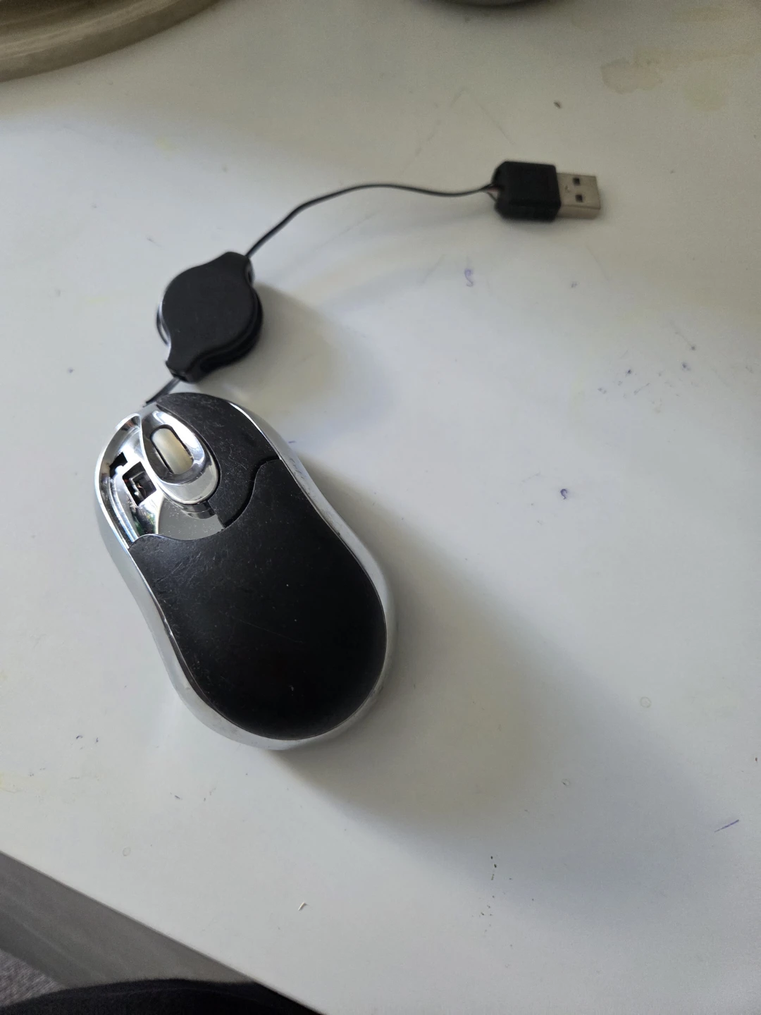 Black and Silver Retractable USB Optical Mouse
