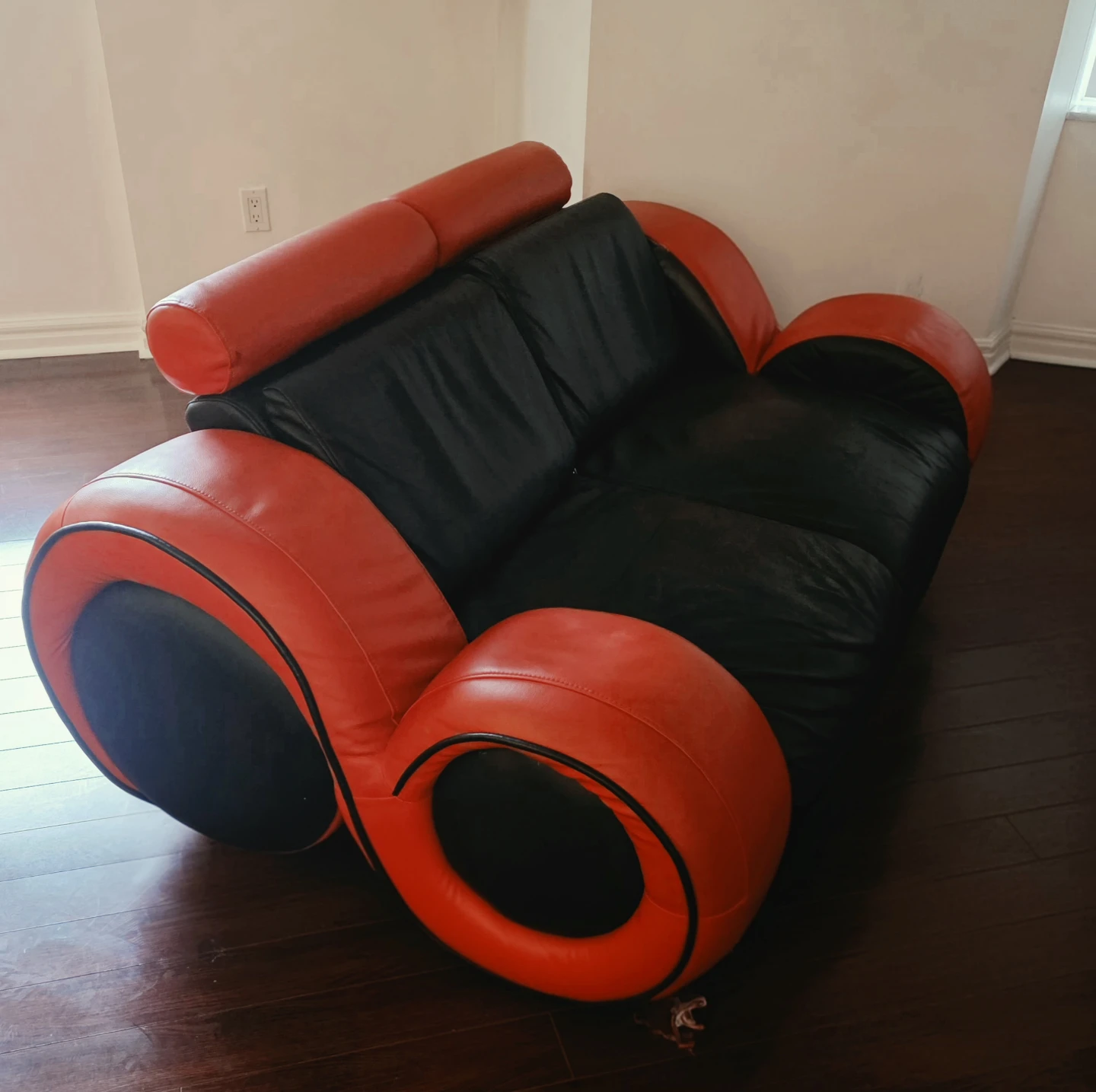 Red and black two-seater loveseat - photo 2