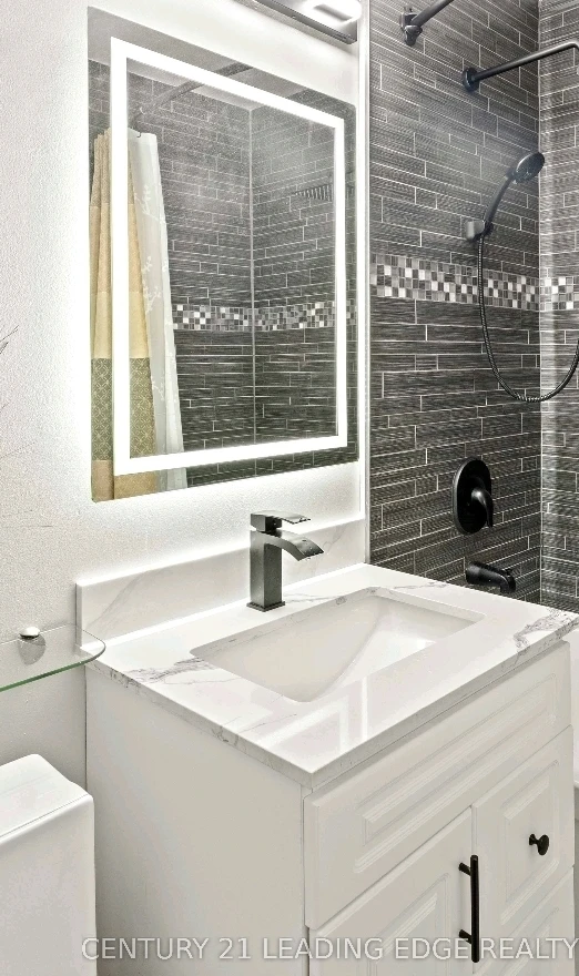 Bathroom mirror