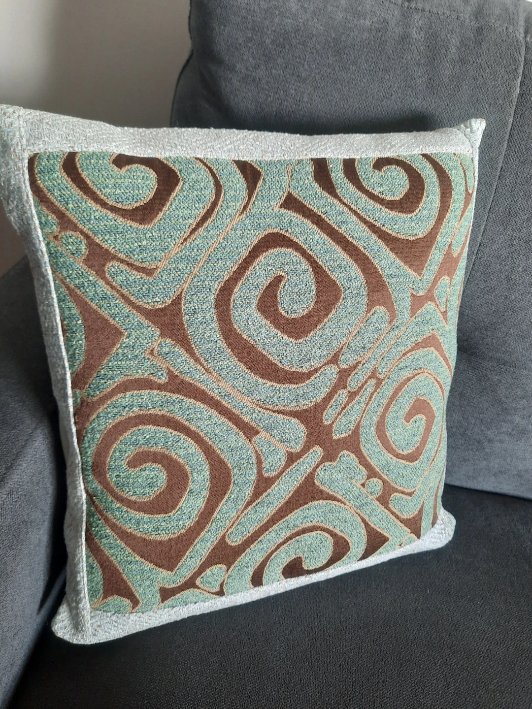 New, Decorative Patterned Throw Pillow - photo 3