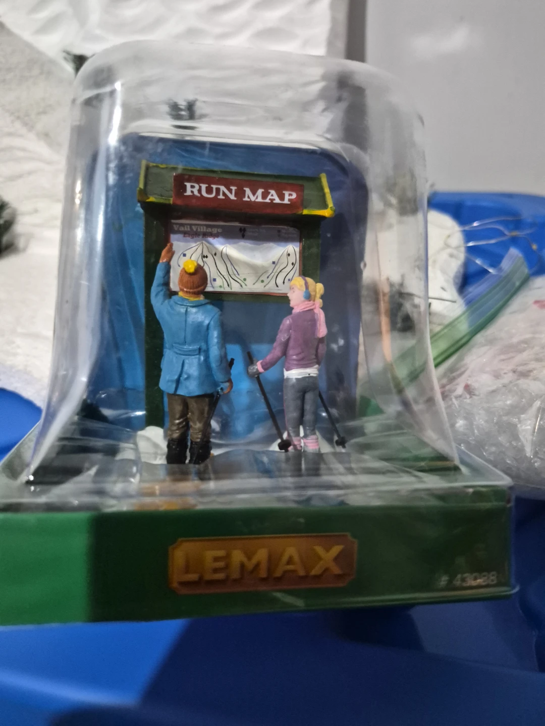 Lemax Ski Village Decor Set