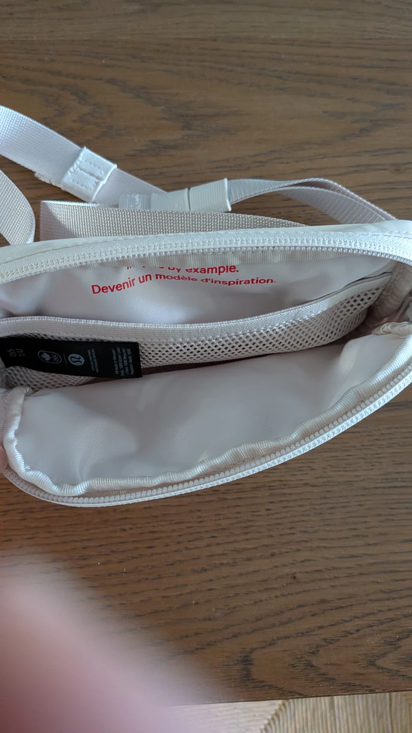 Lululemon Team Canada Belt Bag - photo 4