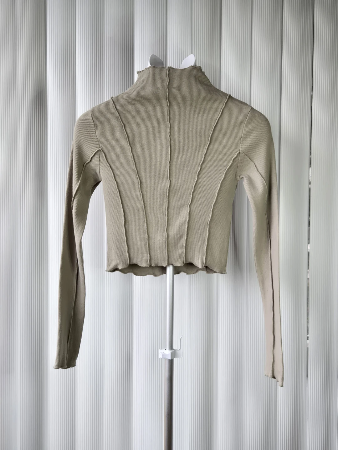 Dynamite Ribbed Mock Neck Top - Size Small - photo 2