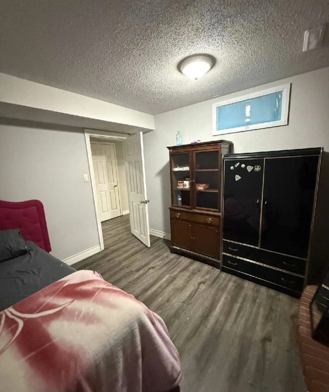 1 ROOM AVAILABLE - photo 2