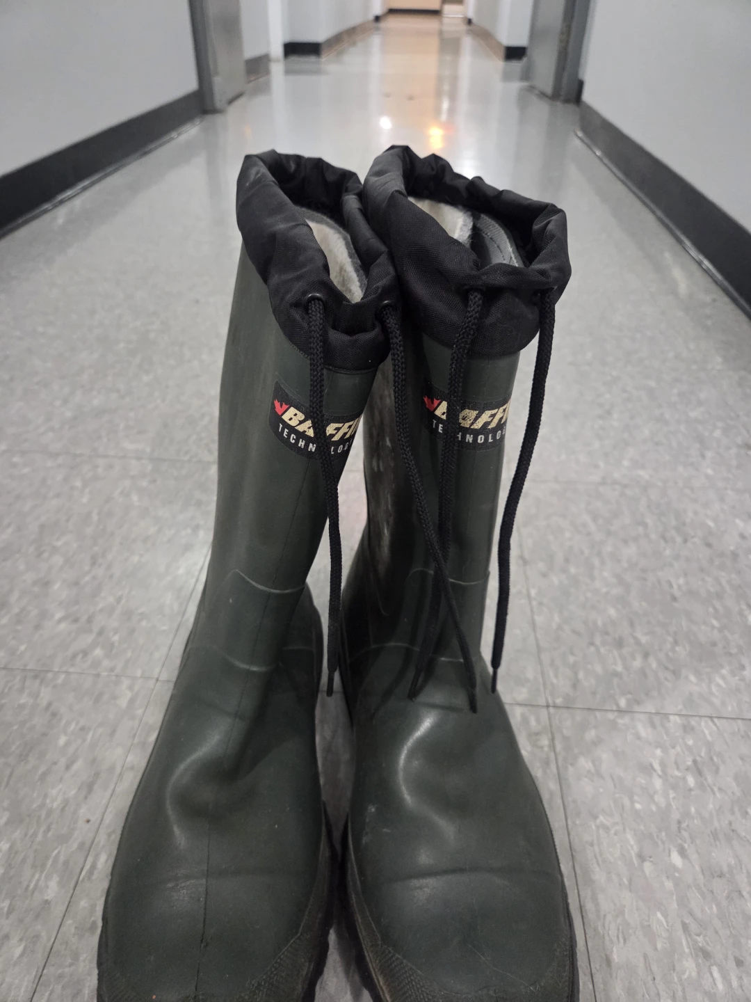 Baffin Insulated Winter Boots - Size 12 - photo 2