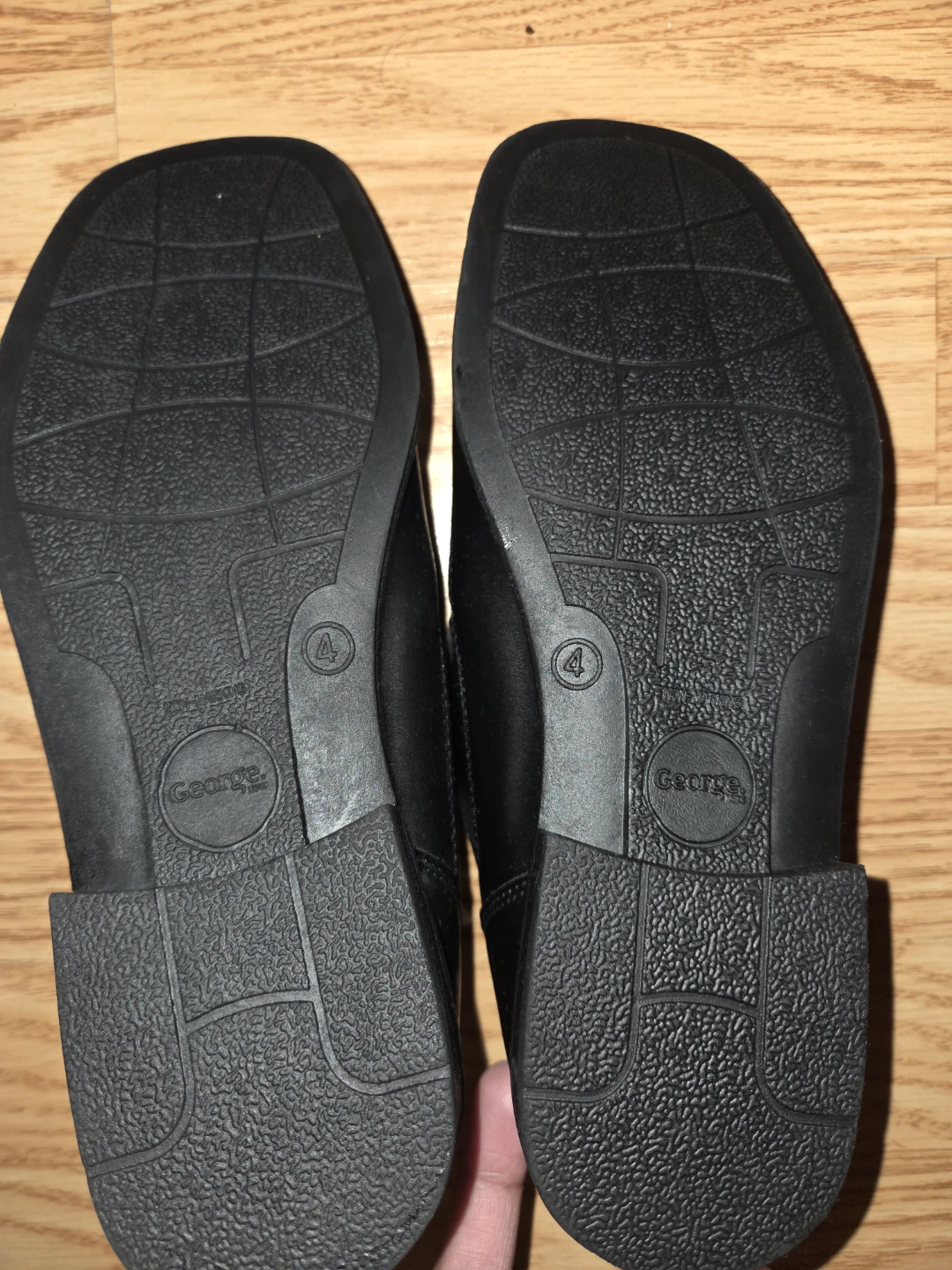 BNWT George Boys Black Dress Shoes Size 4 - photo 2