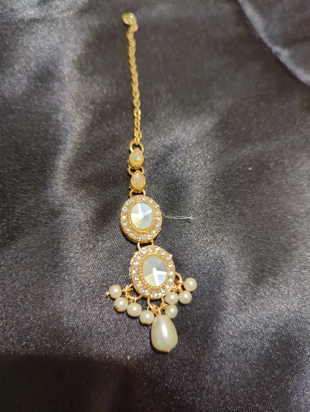 Gold-tone kundan style necklace set with maang tikka - photo 4