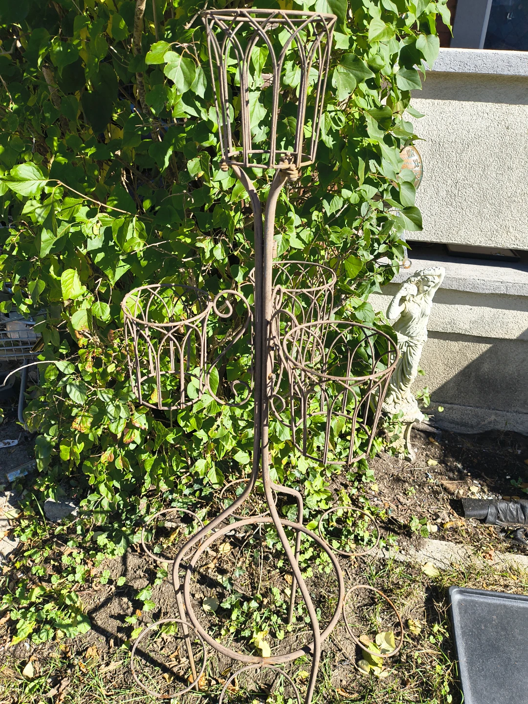 Metal Garden Plant Stand - photo 2