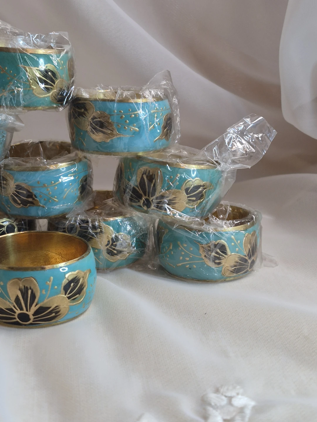Set of 11 Cloisonne Enamel on Metal Napkin Ring Holders - photo 3