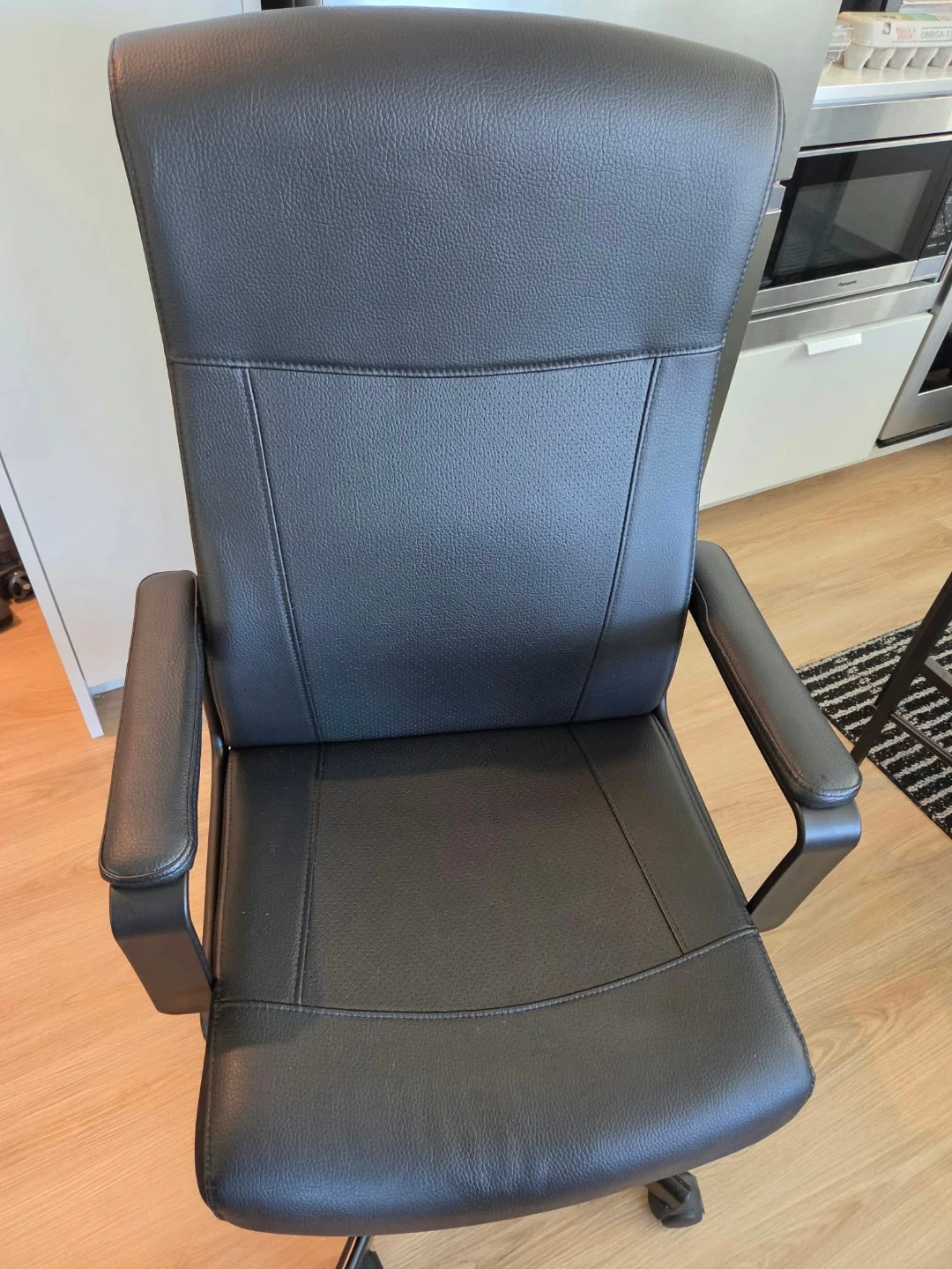 IKEA MILLBERGET Swivel Chair in Murum Black - photo 2