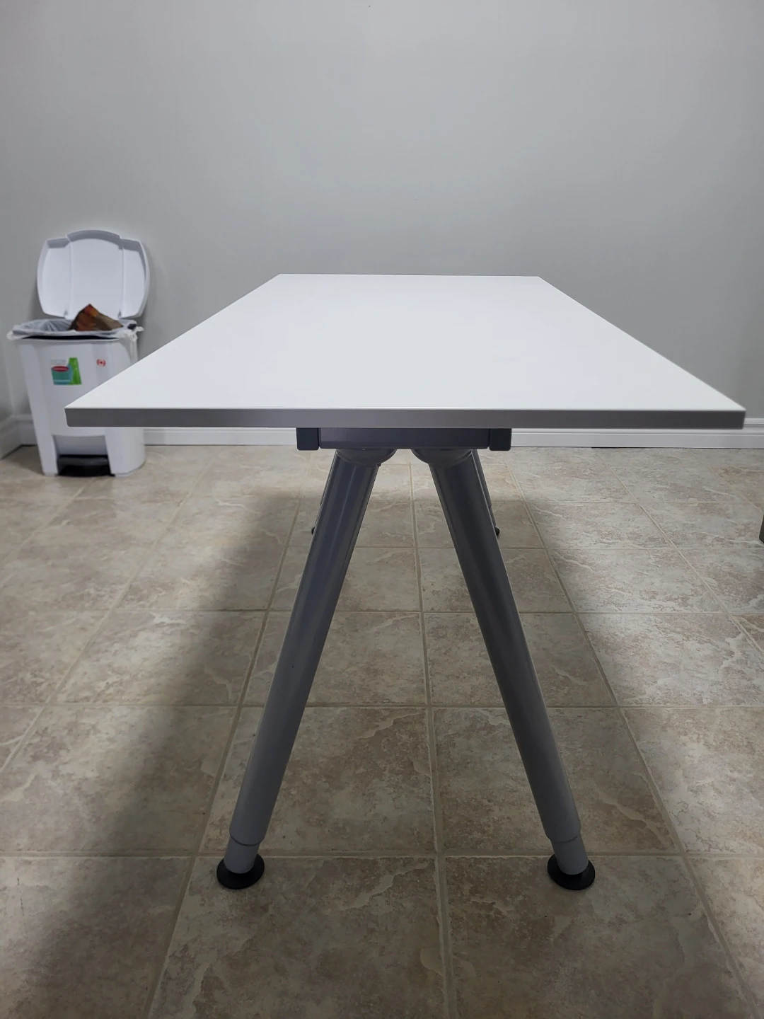 White desk with grey legs - photo 4