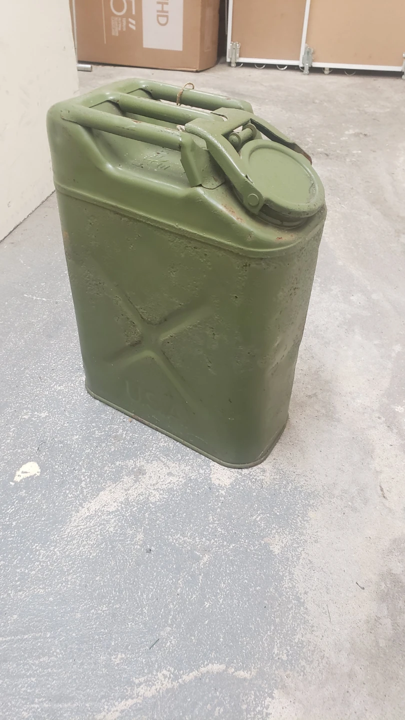 Military gas can - photo 3