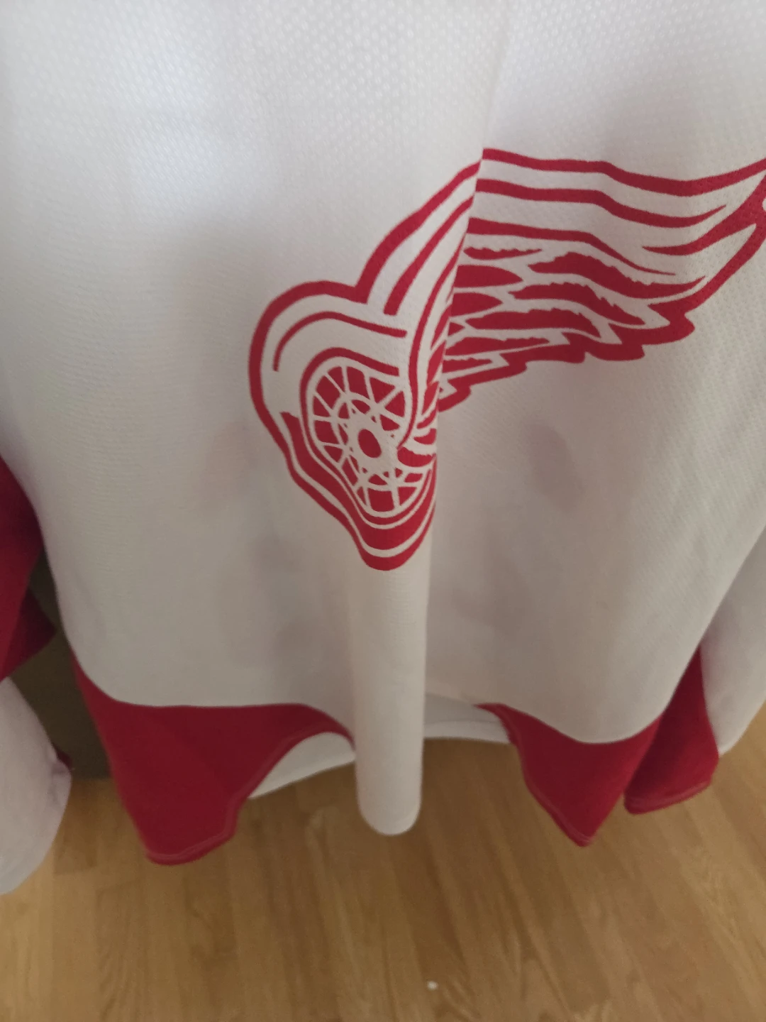 Detroit Red Wings Hockey Jersey - Size Medium