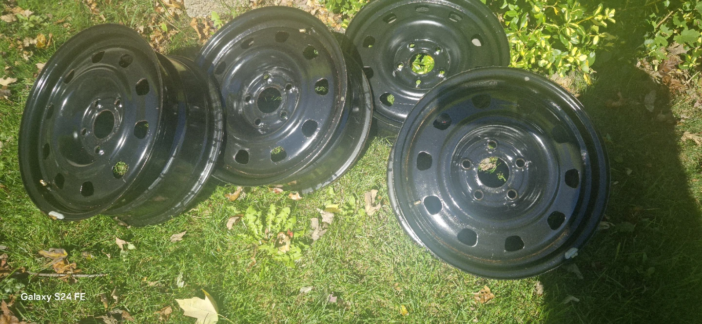 17 inch Rims with 3 sensors