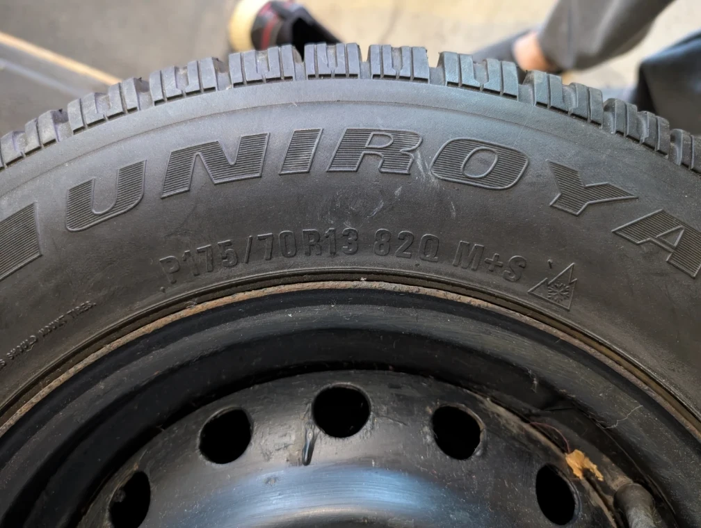 Uniroyal Tiger Paw Winter Tires on Rims 175/70R13 - photo 3